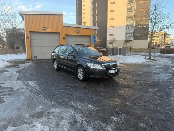 Skoda Octavia 2010 photo 4