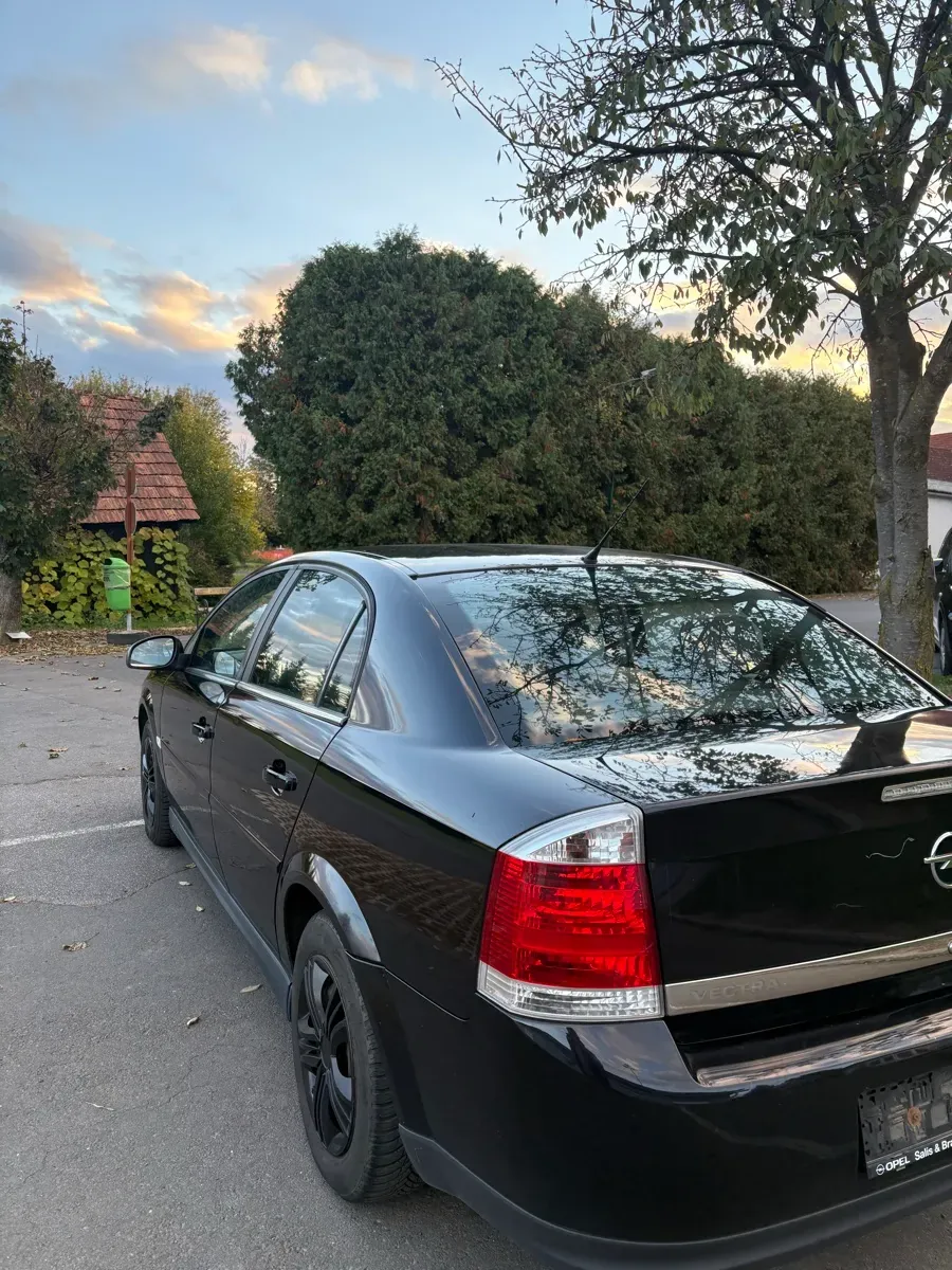 Opel Vectra 2004 photo 2