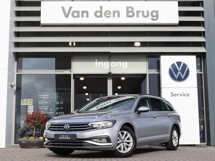 Volkswagen Passat 2023 photo 3