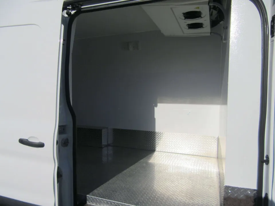 Ford Transit 2024 photo 3