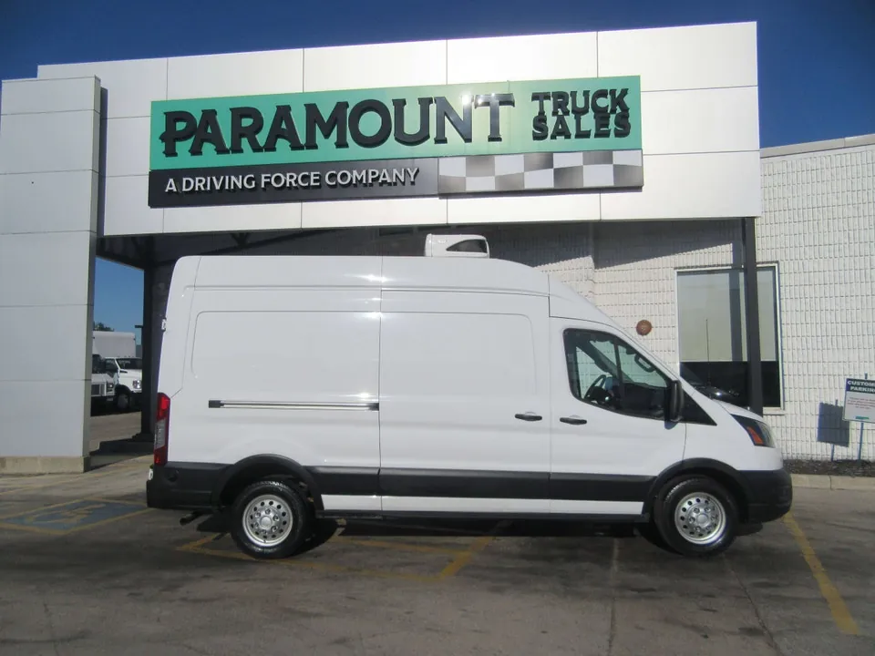 Ford Transit 2024 photo 2