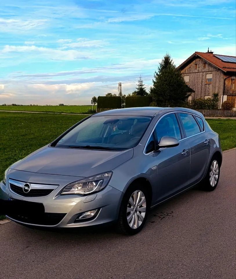 Opel Astra J
