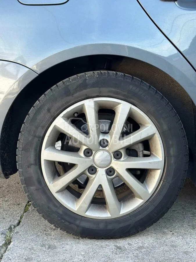 Volkswagen Golf 6 2011 photo 3