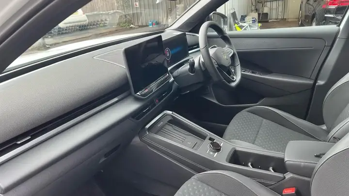 Volkswagen T-Roc 2026 photo 2