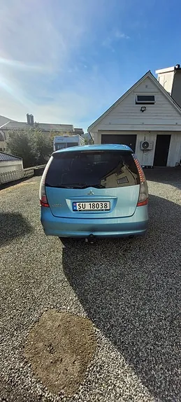 Mitsubishi Grandis 2004 photo 3