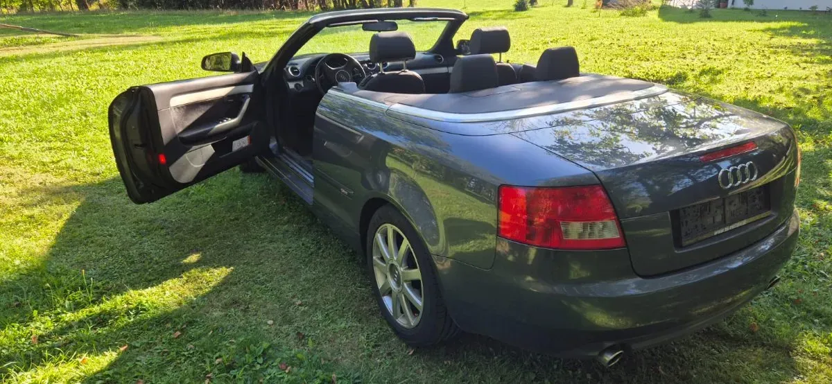 Audi A4 2004 photo 2