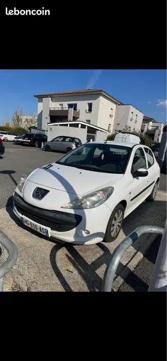 Peugeot 206 2011 photo 2