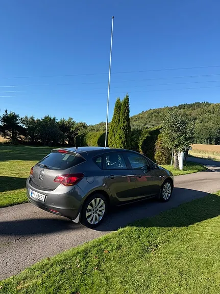 Opel Astra 2012 photo 4