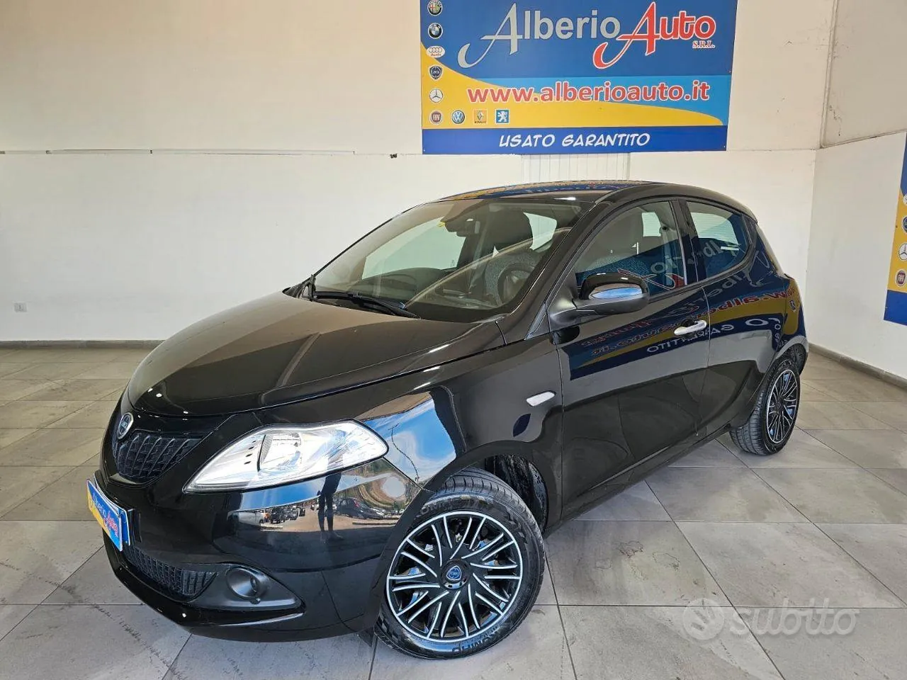 Lancia Ypsilon
