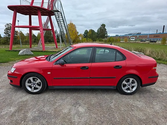 Saab 9-3 2004 photo 2