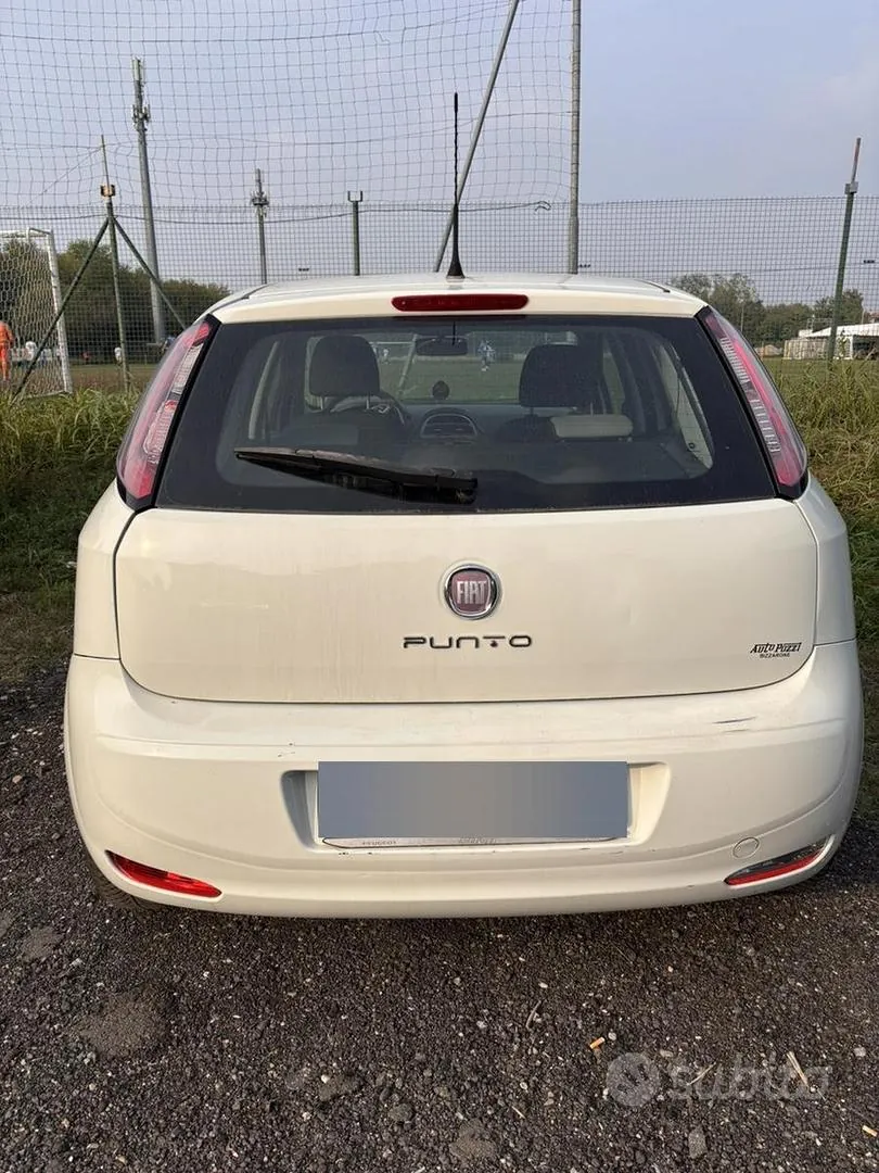 Fiat Punto 2012 photo 4