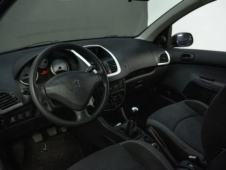 Peugeot 206 2009 photo 2