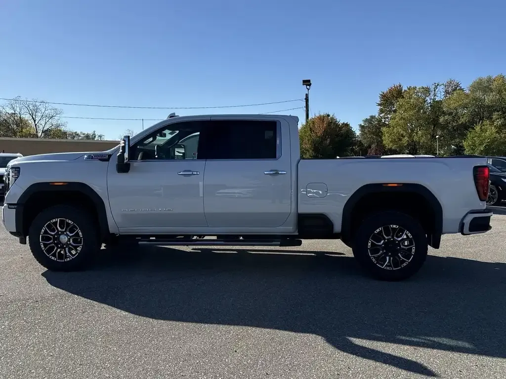 GMC Sierra 2500Hd 2026 photo 5