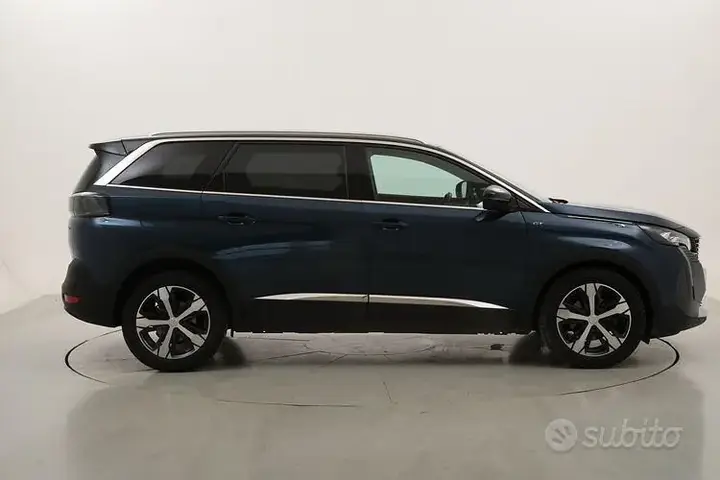 Peugeot 5008 2022 photo 3