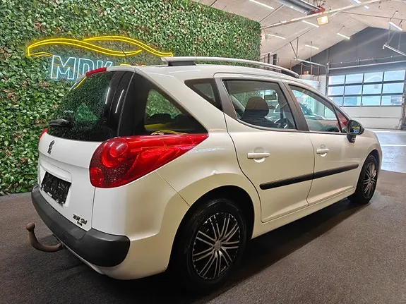 Peugeot 207 2010 photo 4