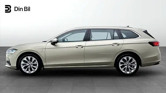 Skoda Superb 2025 photo 2