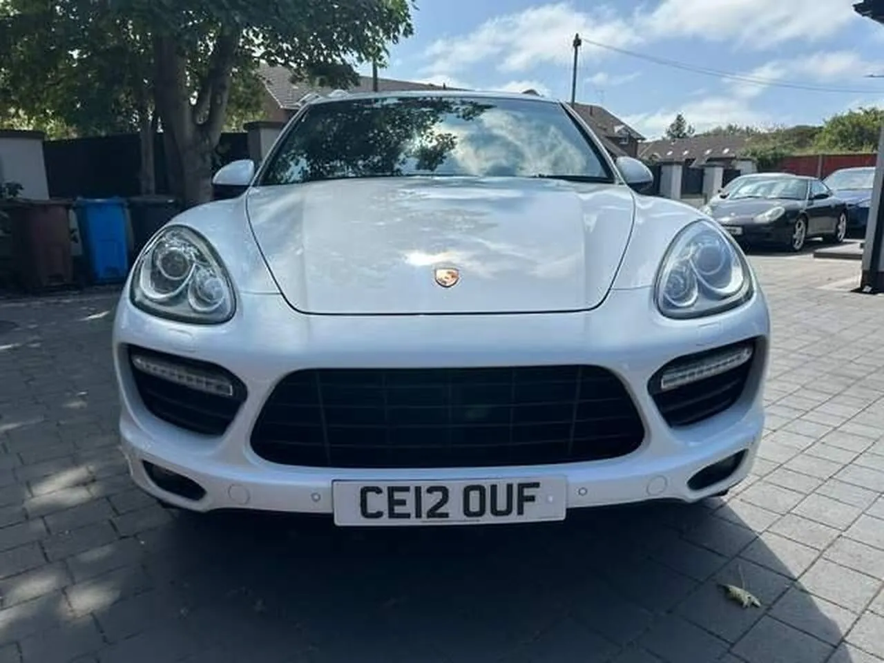 Porsche Cayenne 2012 photo 2