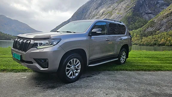 Toyota Land Cruiser 2021 photo 2