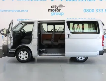 Toyota Hiace 2021 photo 4