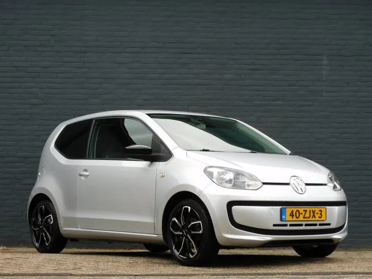 Volkswagen Up 2013 photo 2