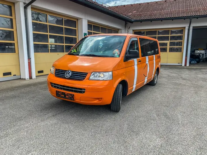 Volkswagen T5 2006 photo 2