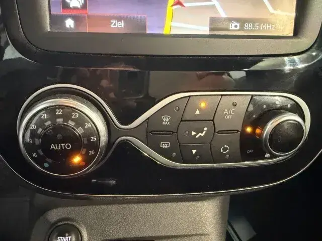Renault Captur 2017 photo 2
