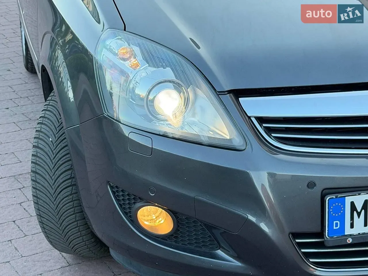 Opel Zafira 2012 photo 3
