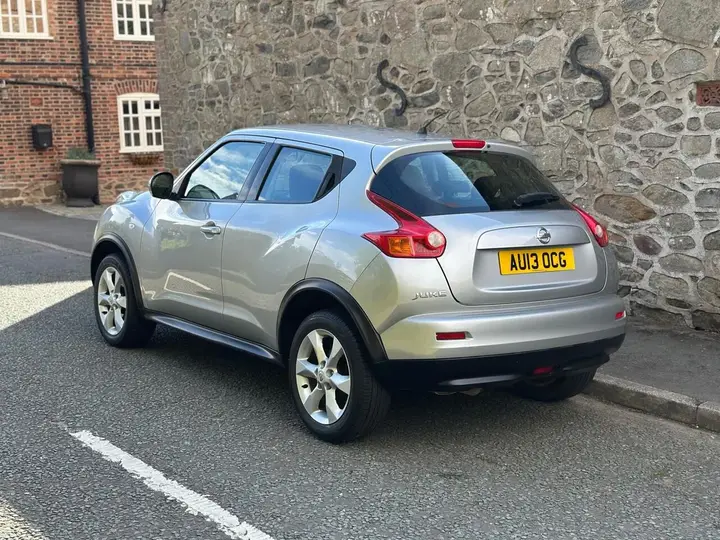 Nissan Juke 2013 photo 2
