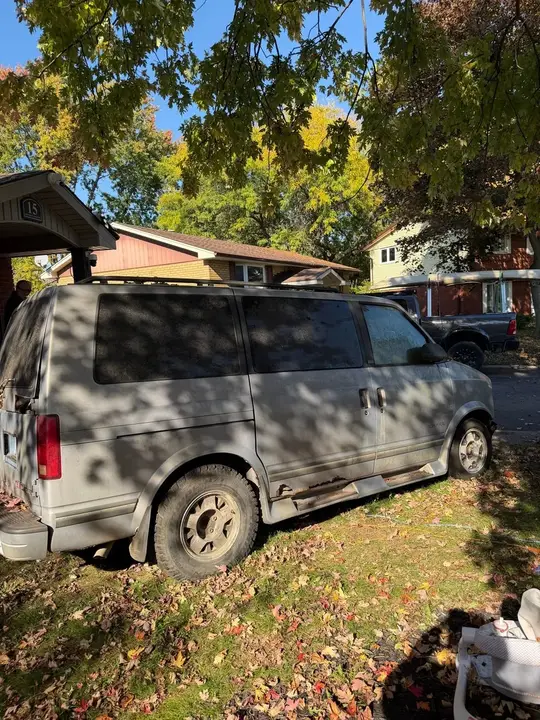 GMC Safari 1997 photo 3