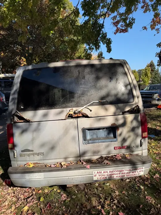 GMC Safari 1997 photo 4