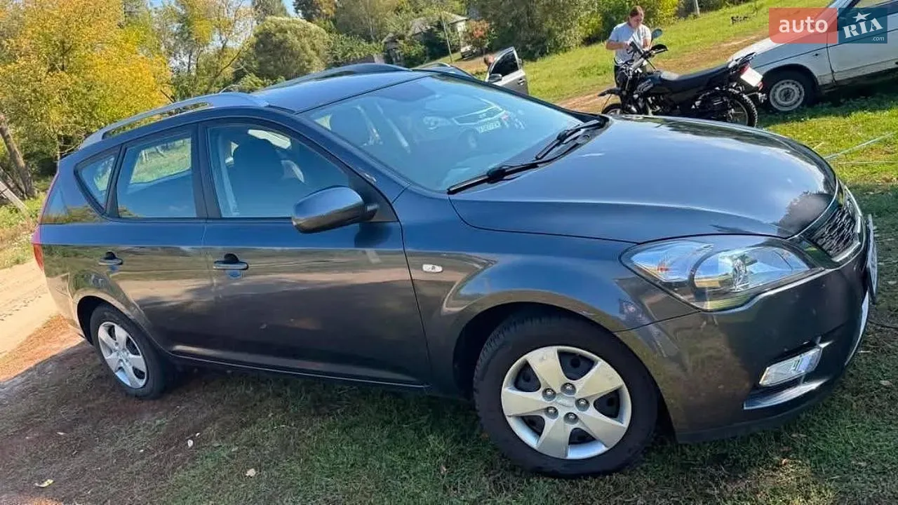Kia Ceed 2010 photo 2