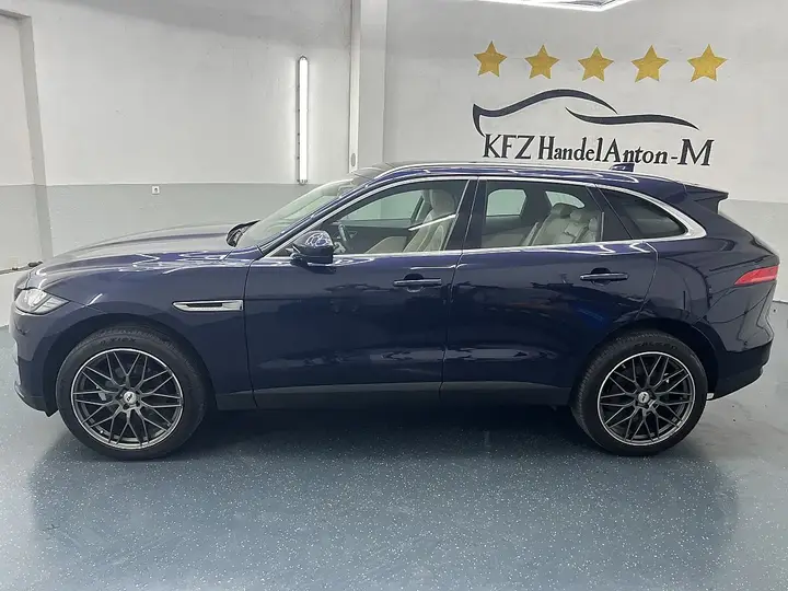Jaguar F-Pace 2017 photo 2