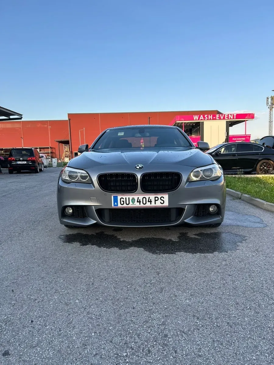 BMW 5 Series 2011 photo 2