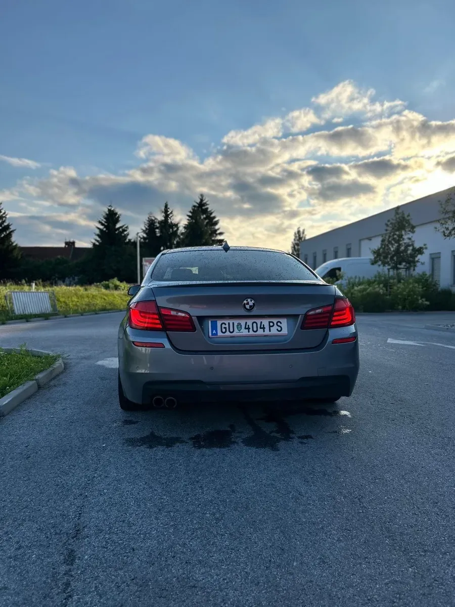 BMW 5 Series 2011 photo 3