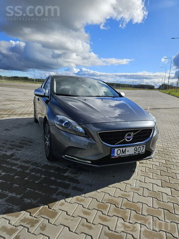 Volvo V40