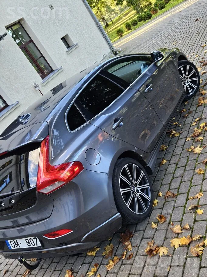 Volvo V40 2013 photo 2