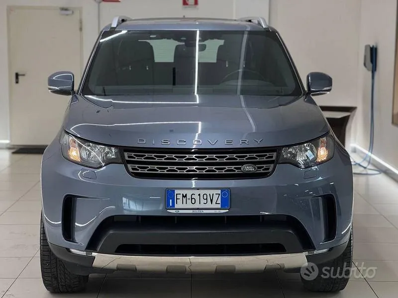 Land Rover Discovery 2018 photo 2