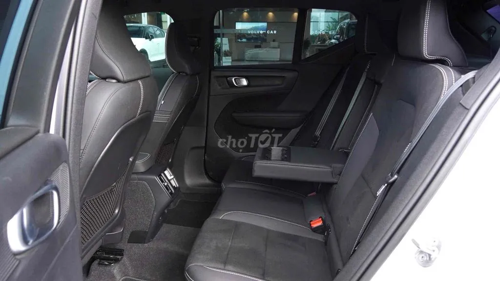 Volvo Xc40 2025 photo 4