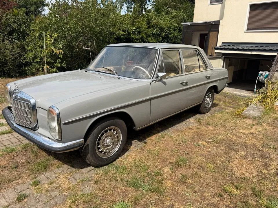 Mercedes-Benz W114