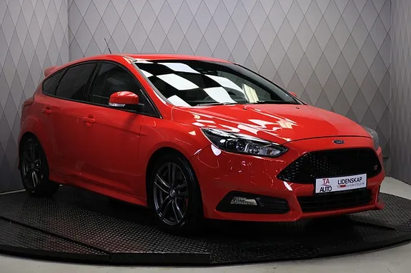 Ford Focus 2016 photo 2