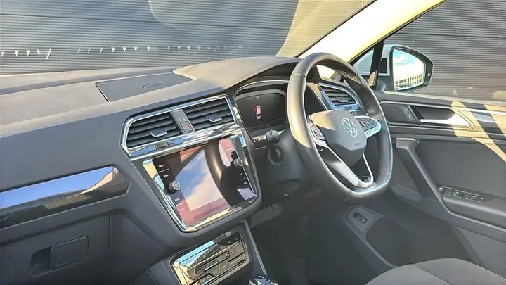 Volkswagen Tiguan 2023 photo 2