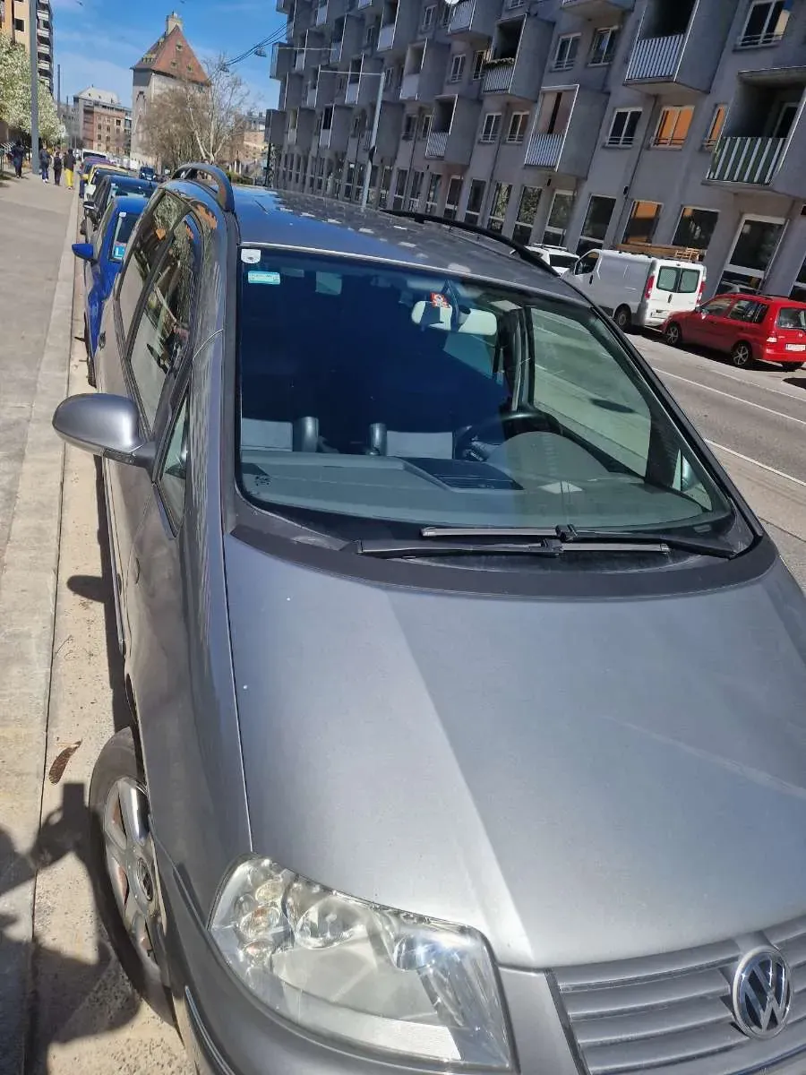 Volkswagen Sharan 2005 photo 2