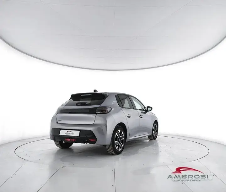 Peugeot 208 2025 photo 3