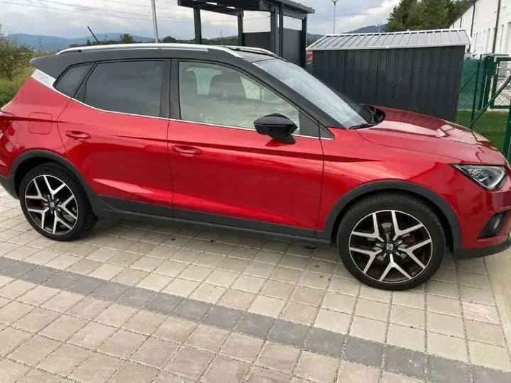 Seat Arona 2018 photo 2