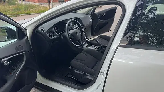 Volvo V40 Cross Country 2017 photo 2
