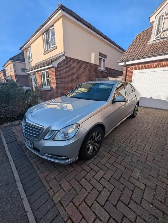 Mercedes-Benz E-Class 2012 photo 2