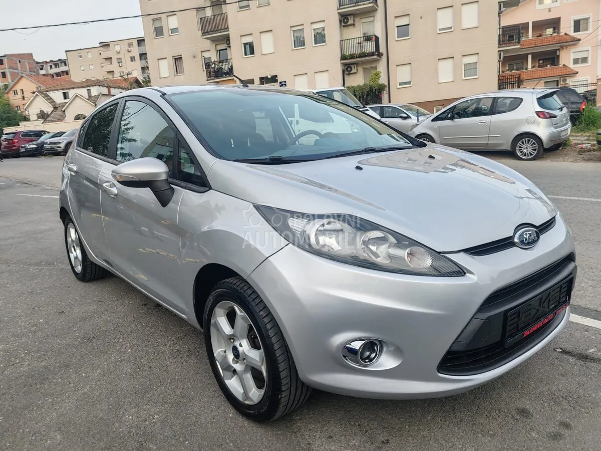 Ford Fiesta 2011 photo 3
