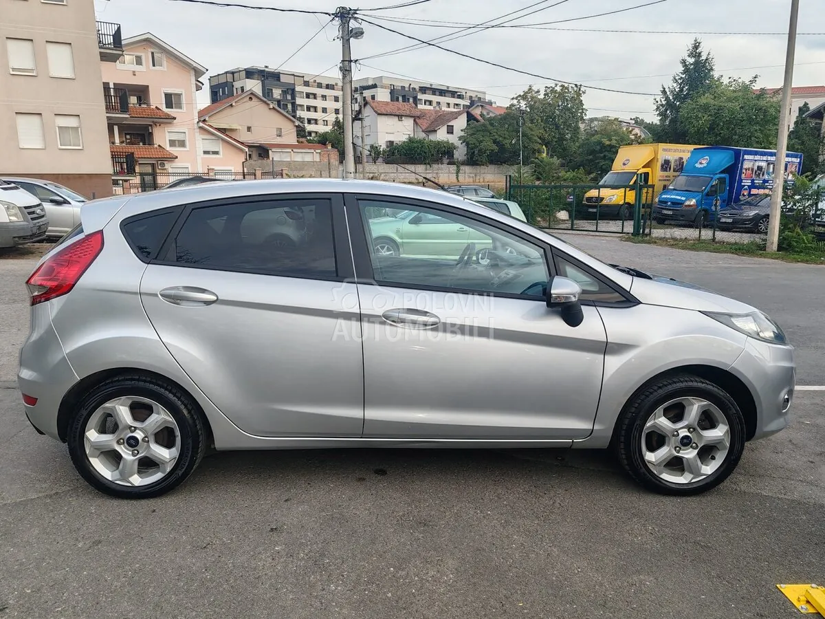 Ford Fiesta 2011 photo 5