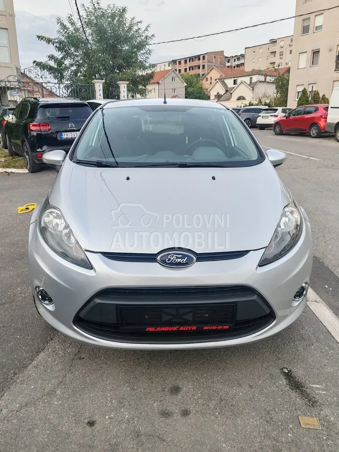 Ford Fiesta 2011 photo 2
