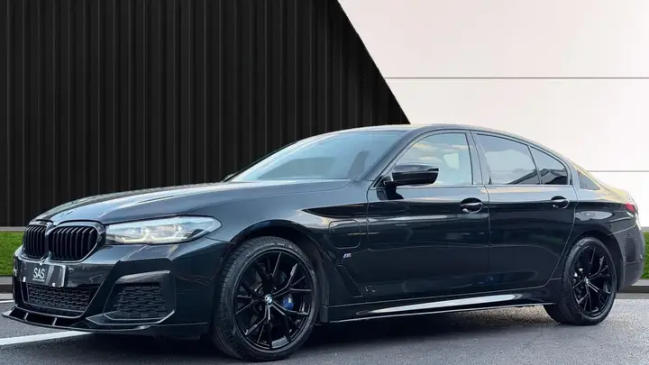 BMW 5 Series 2021 photo 3